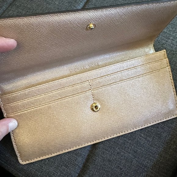 Michael Kors Slim Jet Set Flap Travel Wallet - Picture 4 of 7